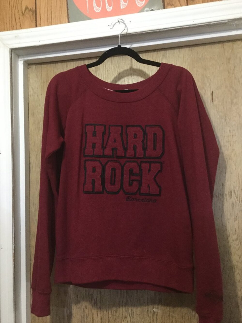 Hard rock Cafe   Barcelona burgundy color crewneck sweatshirt measures 22" p2p